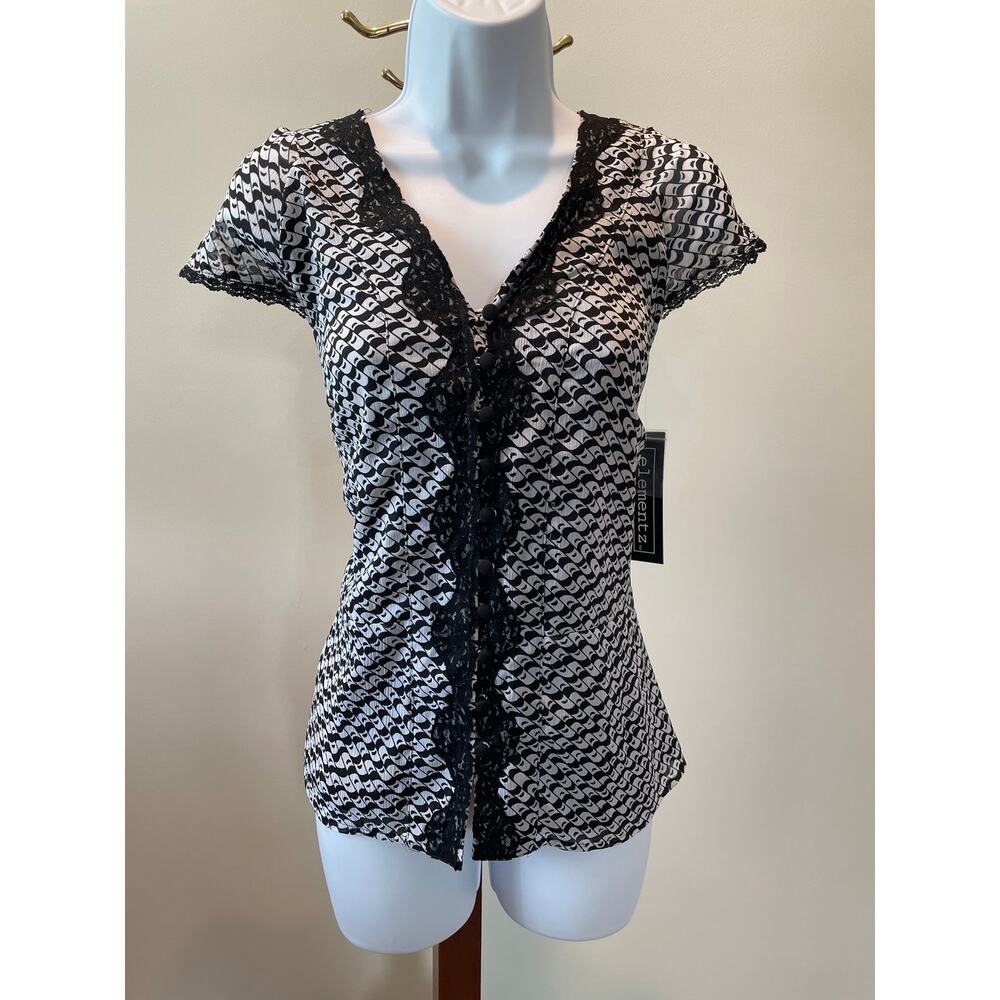 NWT Elementz Black & White Button‑Front Top with Lace Detail Size M